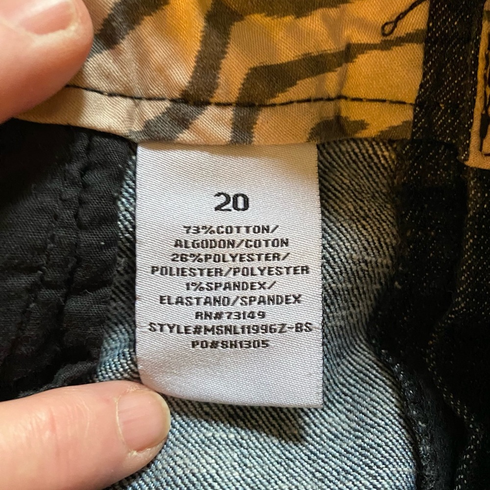 One5One Dark Wash Jean Shorts EUC - Picture 4 of 4
